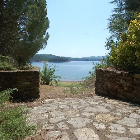 House By The Lake * Barreira Grande